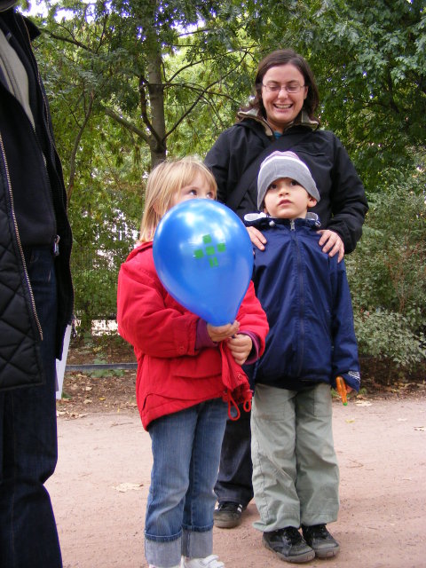 kids with a balloon with Fellowship plussy